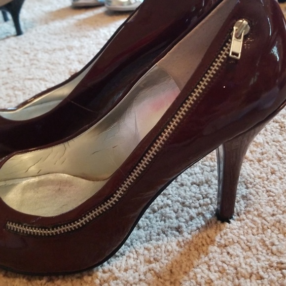 Jessica Simpson wine-color, patent leather shoes - Picture 2 of 4